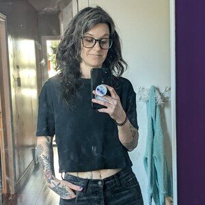 Hi, I'm Laura (she/her)